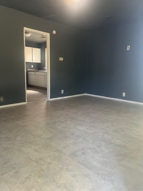 Foto del edificio - 4694 Kirby Ave
