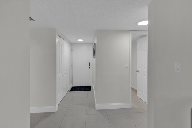 Building Photo - 955 Dotterel Rd