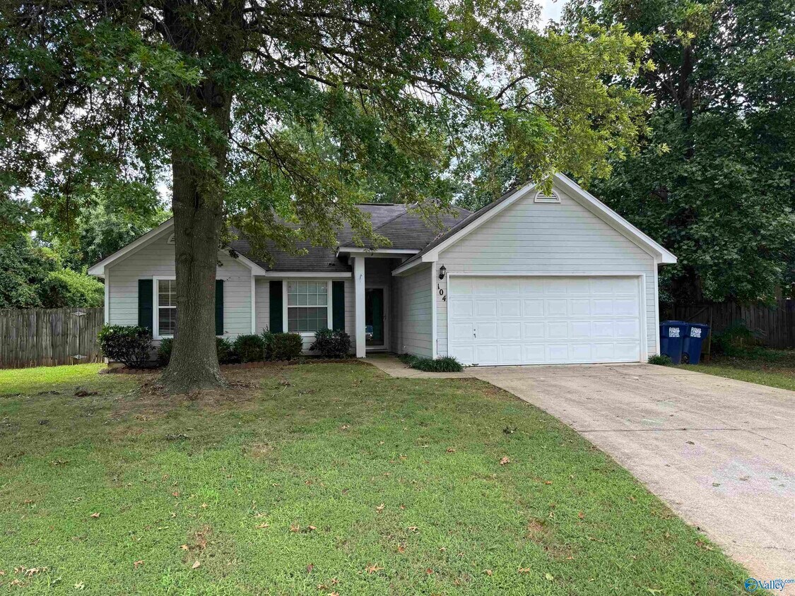 Foto principal - 104 Vistawood Ct