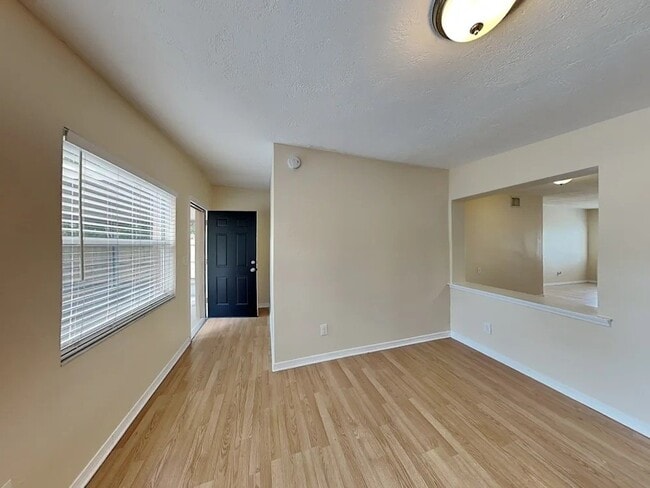 Photo - 15147 Harding Ave Townhome