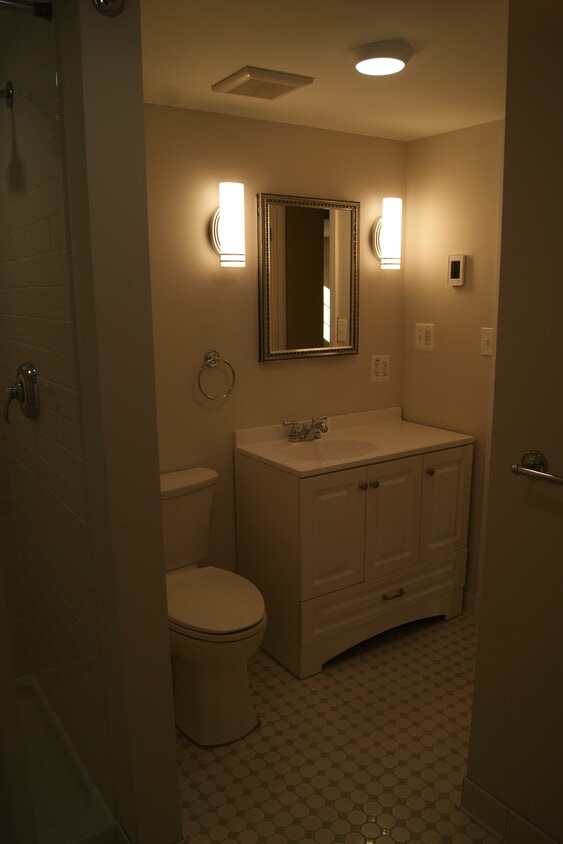 Foto del edificio - 807 N Daniel St