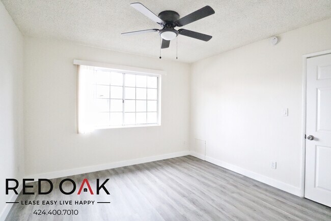Building Photo - 3934 Gibraltar Ave Unit 9