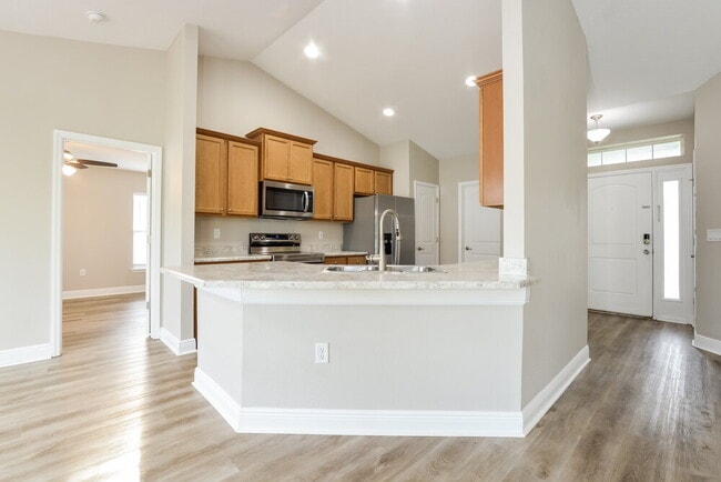 Building Photo - 7636 Sloewood Dr