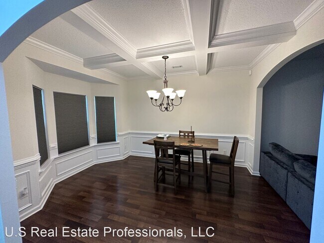 Foto del edificio - 4 br, 2.5 bath House - 125 WW Winn Ave