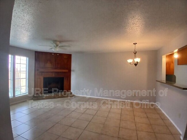 Foto del edificio - 7202 Mansions Dr