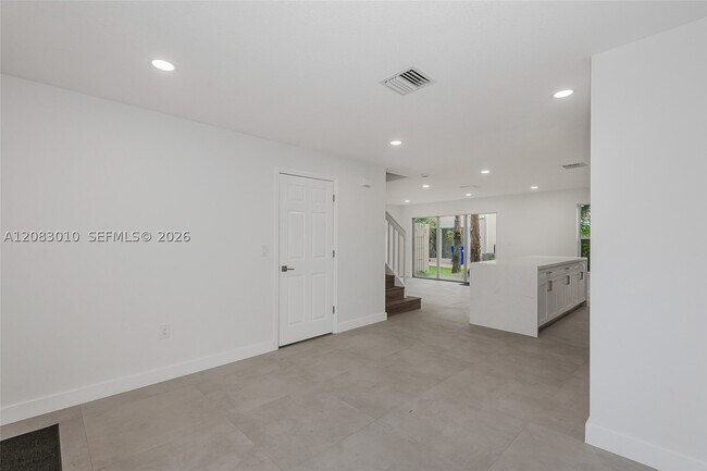 Foto del edificio - 17139 NW 23rd St