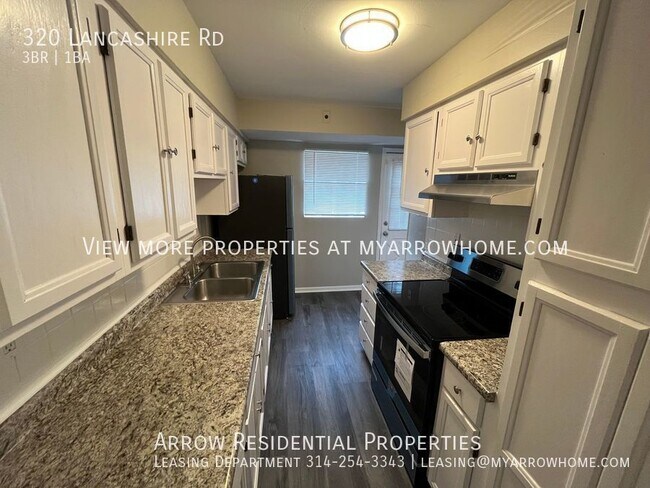 Building Photo - Newly Renovated Three Bedroom Coming Avail...