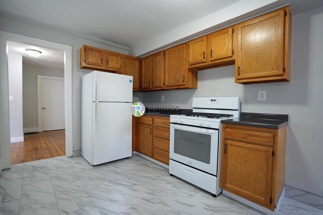 Foto del edificio - 24 Greylock Rd