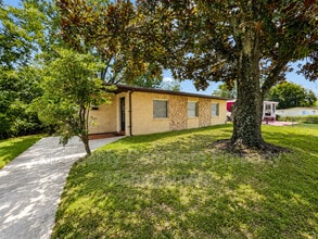 Building Photo - 10415 Briarcliff Rd E