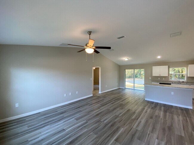 Foto del edificio - Custom Home - Desirable SE Ocala Neighborhood 3/2/2 **Won't Last**