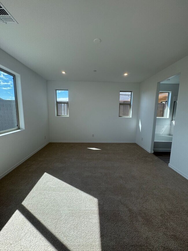 Foto del edificio - Brand new Village at Vistancia 4 bed 2.5 bath home **$500 off immediate move in**