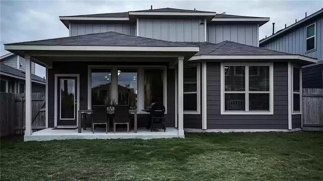 Building Photo - 15928 Cadoz Dr