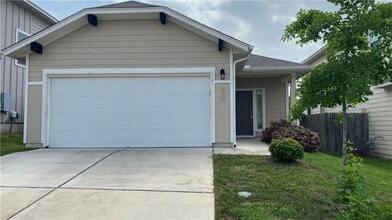 Building Photo - 430 Twisted Oaks Ln