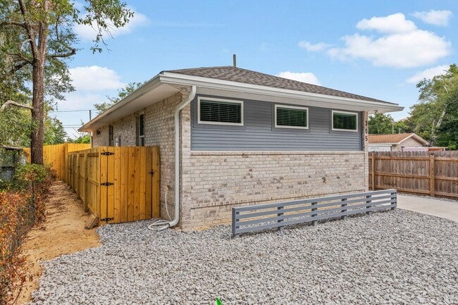 Foto del edificio - 2 Bedroom Luxury!!