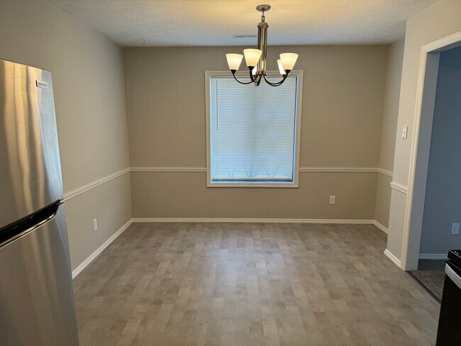 Foto del edificio - Just remodeled Upper 2 Bed, 2 Bath Condo