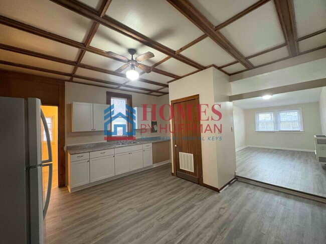 Building Photo - Three Bedroom House | Move In Ready!