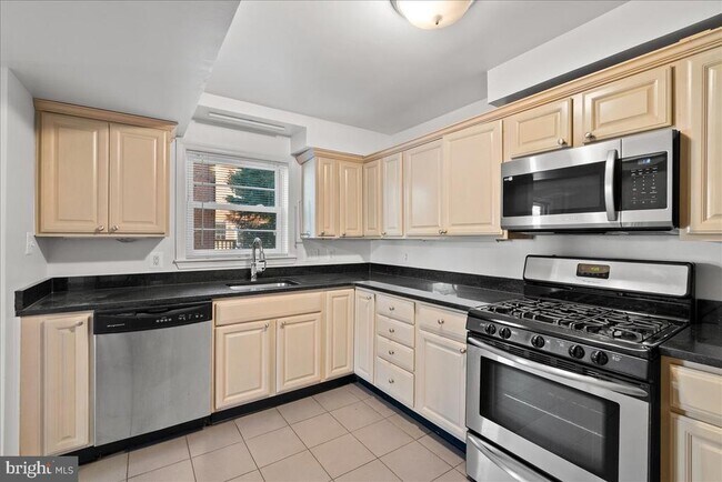 Building Photo - 2620 13th St S