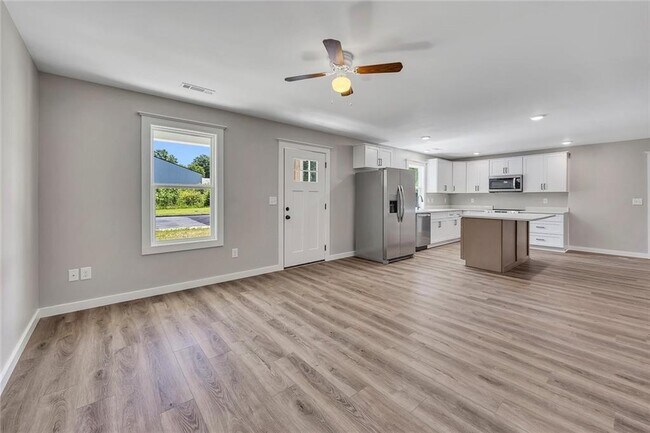 Foto del edificio - 412 Hardy Ave SW
