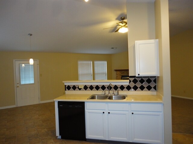 Building Photo - 5624 Grassy Bank Dr