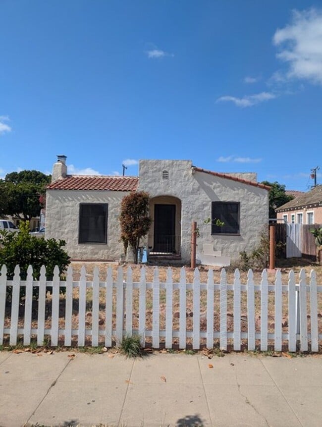 Building Photo - 301 E Fesler St
