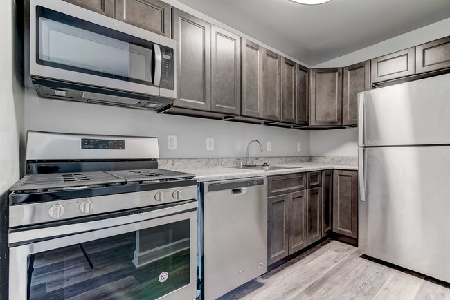 Kitchen-Renovated - Park Glen Apartments