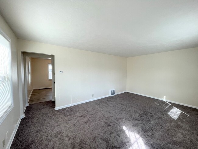 Foto del edificio - 130 E 15th Ave