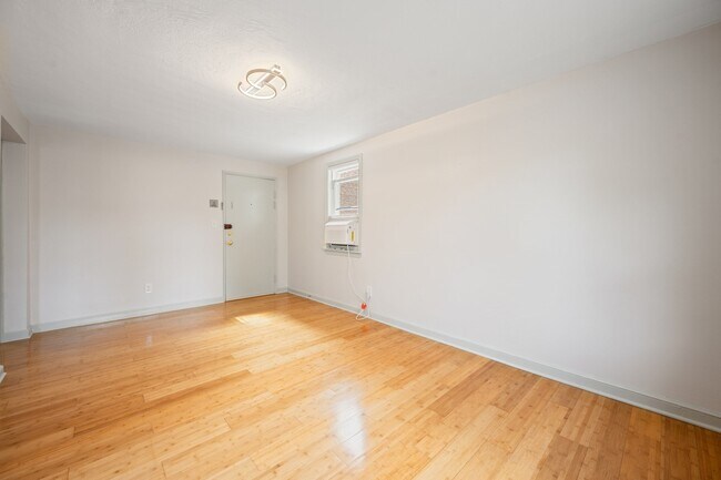 Building Photo - 23 Newman Rd