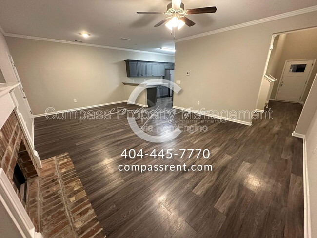 Foto del edificio - 112 Squarewood Ln NW