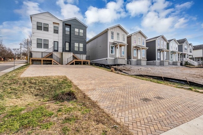 Photo - Modern Living in West Nashville House