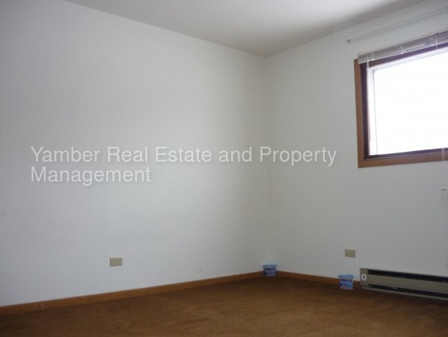 Building Photo - 1104 S Cross St