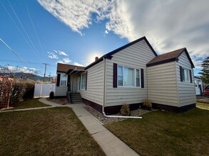 Building Photo - 730 N Montana Ave