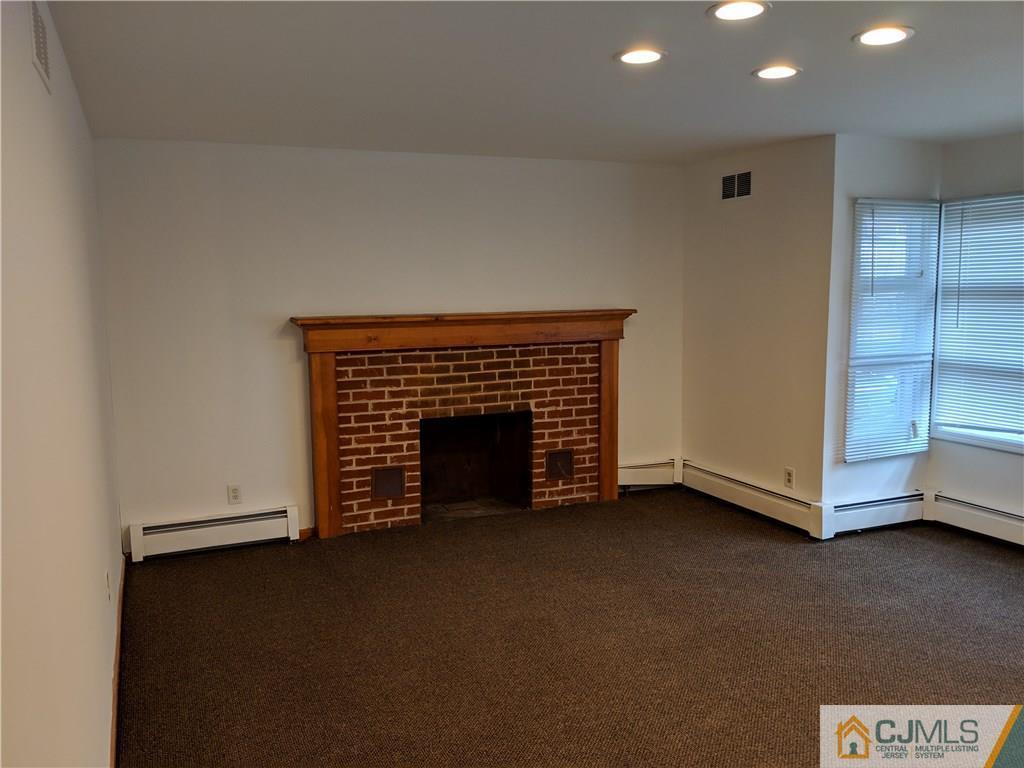 Building Photo - 104 S Hyde Ave