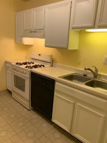 Primary Photo - 430 N Wilke Rd