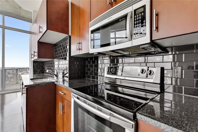 Building Photo - 360 Nueces St