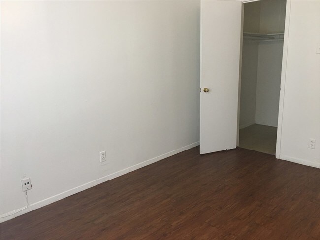 Foto del edificio - 311 E 31st St