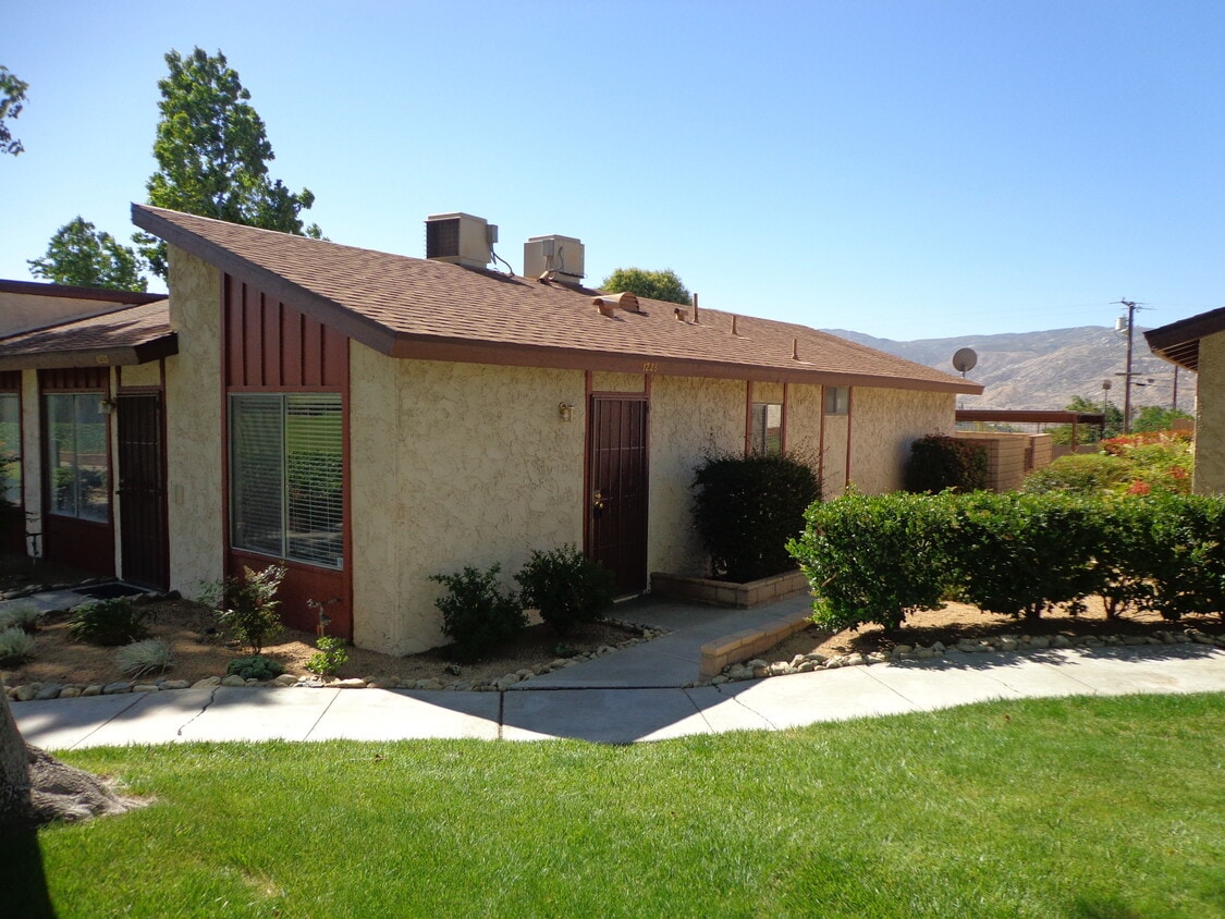 1225 Vista Serena Ave, Banning, CA 92220 Condo for Rent in Banning
