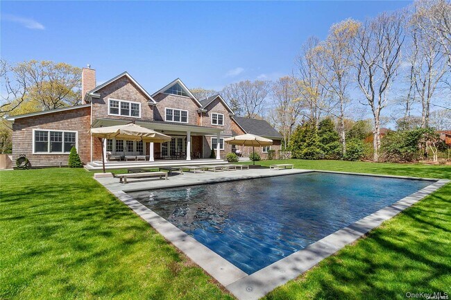 Foto del edificio - 94 Griffing Ave