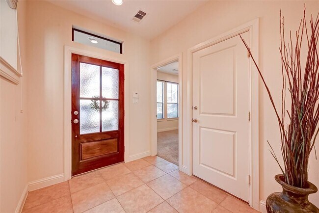Building Photo - 5211 Eigel St