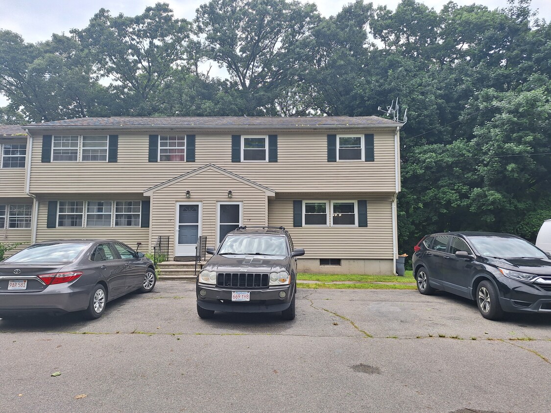 15 Pleasant St, East Walpole, MA 02032 Townhome Rentals in East