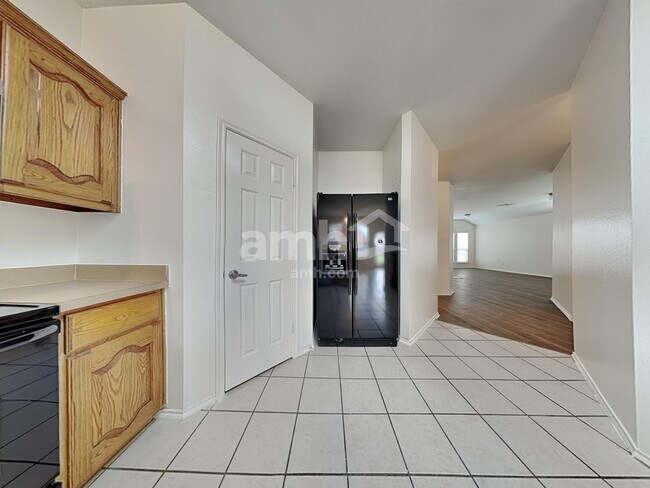 Foto del edificio - 617 Chestnut Ct