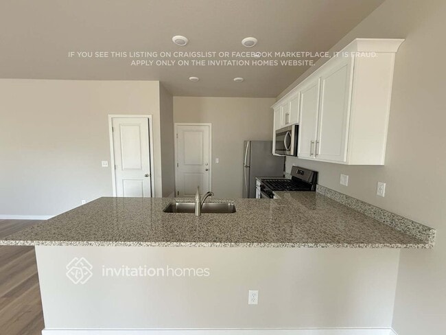 Foto del edificio - 7211 Dolores Ave