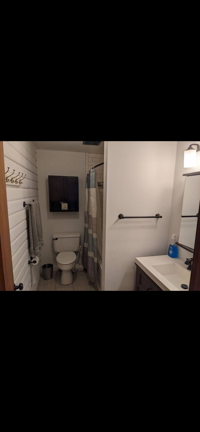 Foto del edificio - 211 Dogwood Ln