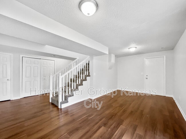 Building Photo - 5021 Pebble Ave