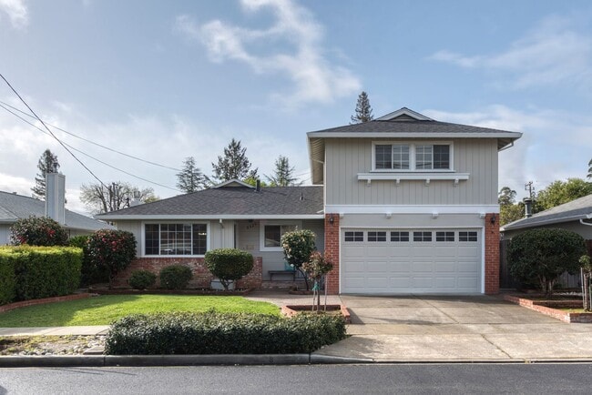 Building Photo - North Napa 4 bed 3 bath Home Available to ...