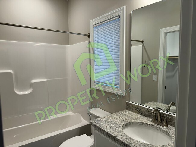 Foto del edificio - 3 Bedroom Home, Nashville