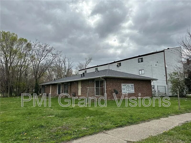 Primary Photo - 1624 N Water St