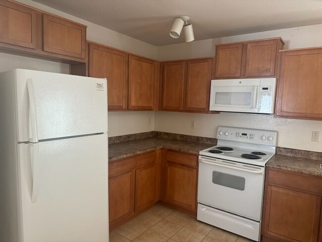 Building Photo - Maricopa 3 bed 2 bath