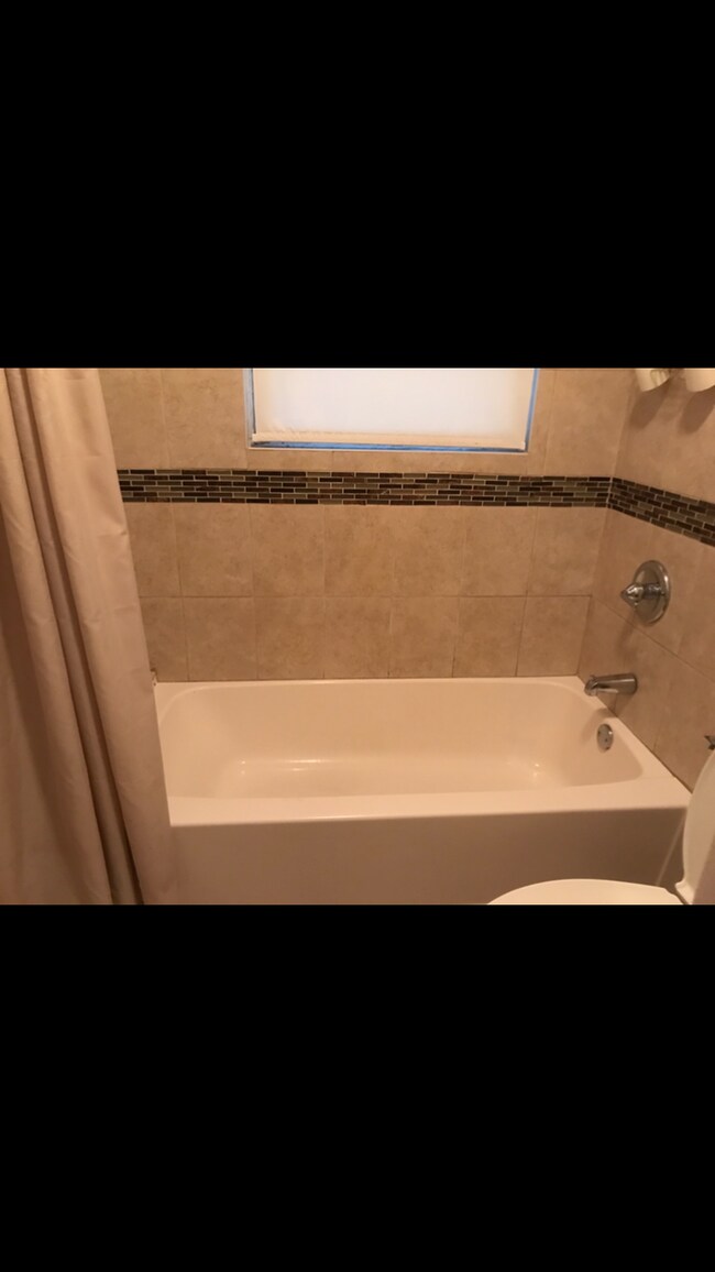 Foto del edificio - 1668 Euclid Ave