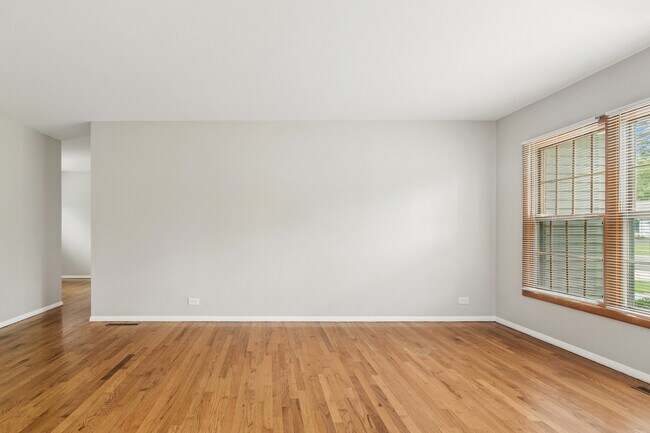 Foto del edificio - 1525 N Patton Ave