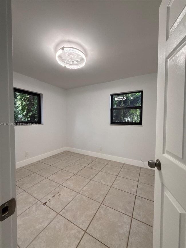 Foto del edificio - 1175 SW 16th Ave